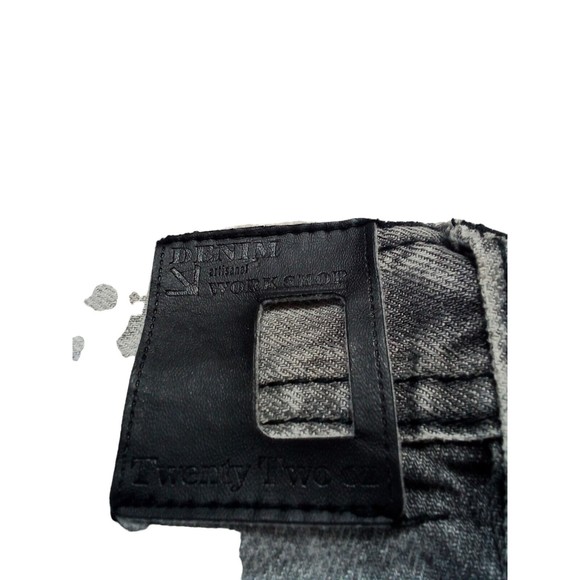 Men's‎ Twenty Two Oz  Shorts Lots Of Holes And Skin Shows Size 32 - Picture 3 of 16